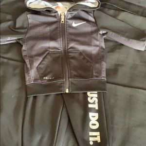 Boys Nike track suit size 12months